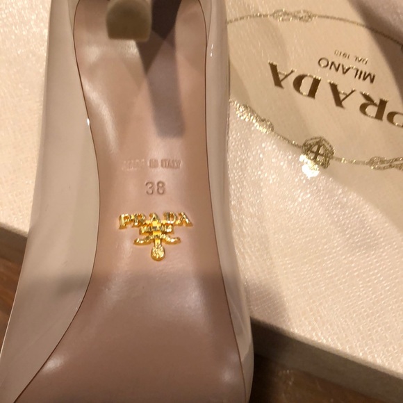 Authentic Prada Calzature Donna Pumps - Picture 4 of 5